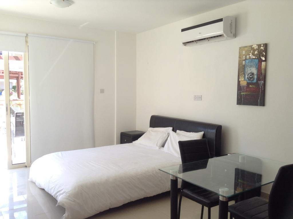 Adriana Holiday Resort Paphos Rum bild